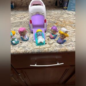 Bubble Guppies Clambulance Set
